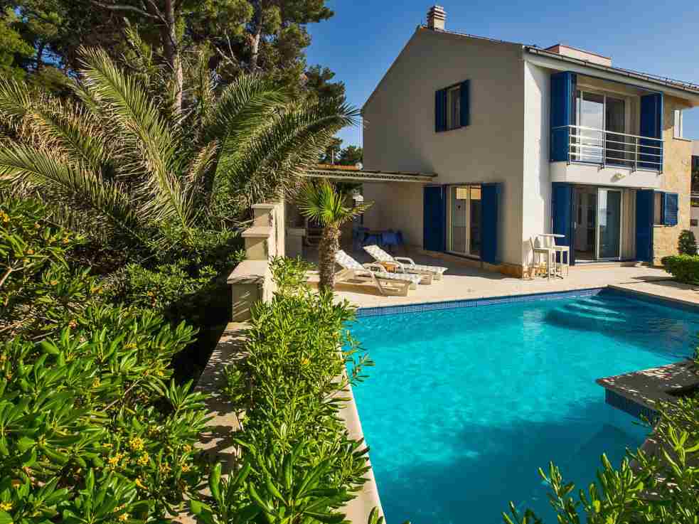 Kúpiť nehnuteľnosť priamo pri mori v Chorvátsku - Panorama Skauting.