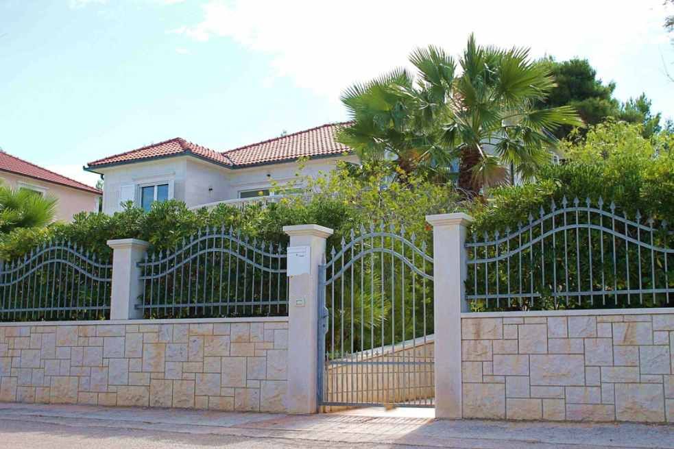 Vila v 1. rade pri mori v Chorvátsku na predaj.