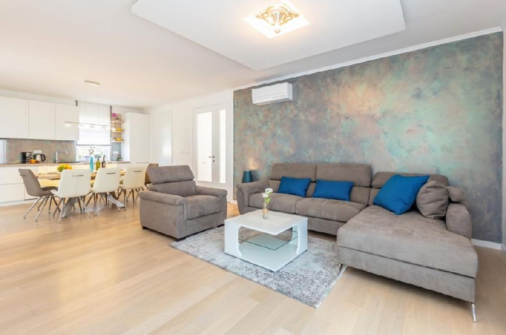 Vysokokvalitná kúpeľňa od H842.