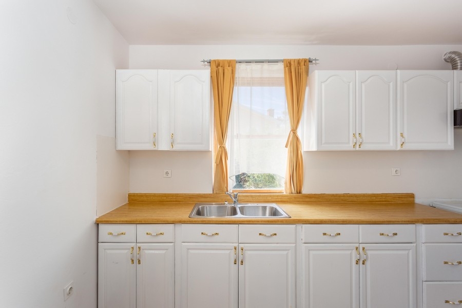 Ďalší pohľad do spálne nehnuteľnosti.