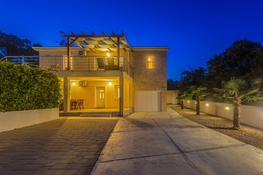 Predám dom v Chorvátsku - H876 na ostrove Krk s mostovým spojením s pevninou.