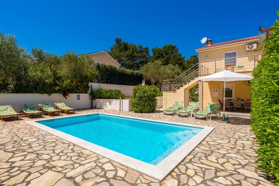 Obývacia časť na hornom poschodí.