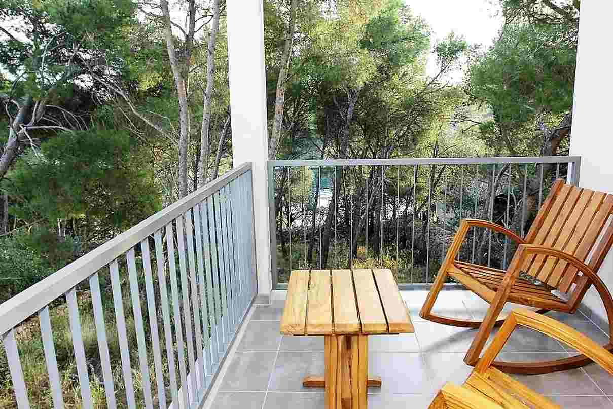 Terasa s výhľadom do zelene.