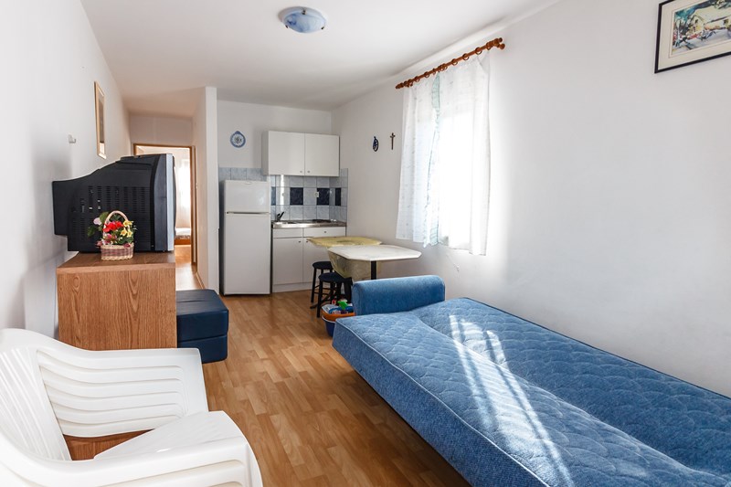 Byt na prízemí nehnuteľnosti na Krku, Chorvátsko.