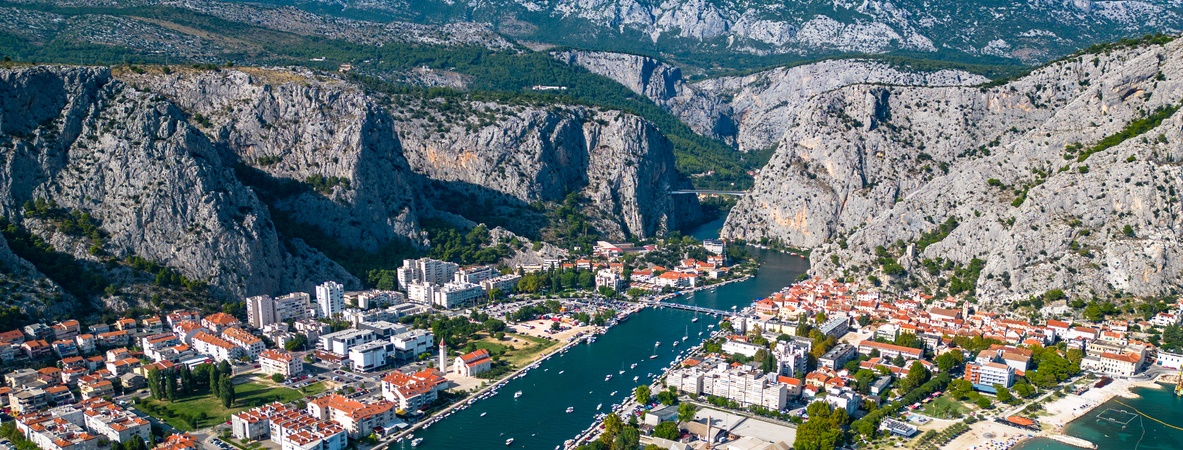 Nehnuteľnosti Omis, Chorvátsko - Panorama Scouting.